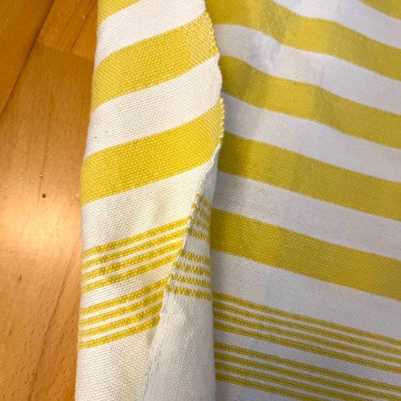 Handwoven lightweight Moroccan rug - Picture 2 of 3